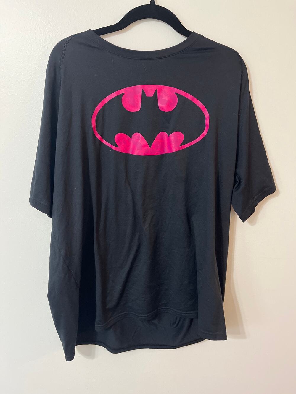 Under Armour Pink Logo Batman Tee Womens XL Loose Heatgear